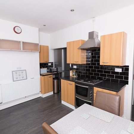 Entire House - 2 Bedroom - 3 Bed - Free Wifi - Tv Clayton-le-Moors Εξωτερικό φωτογραφία