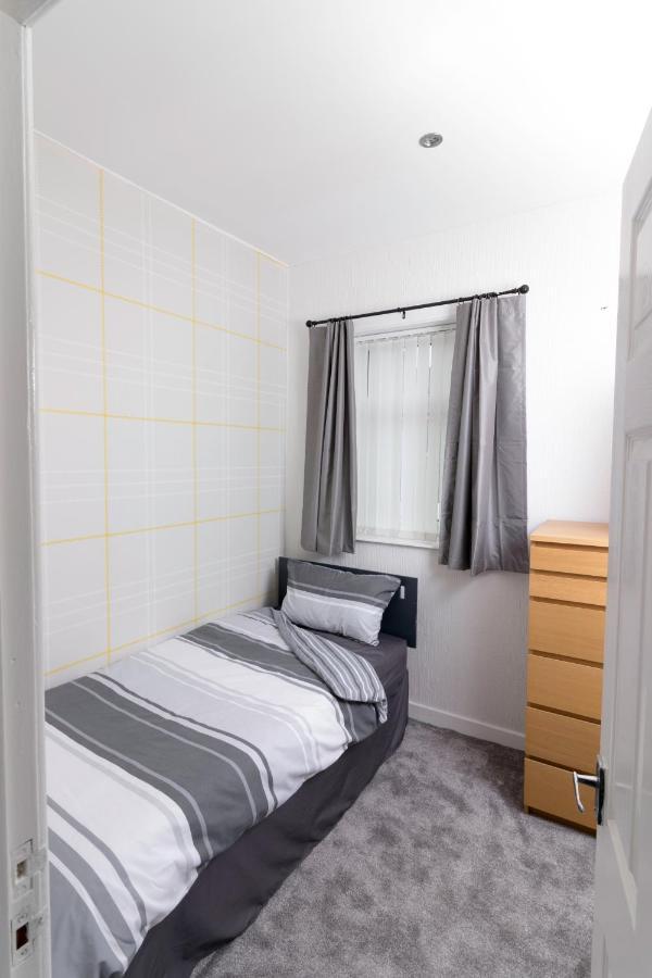 Entire House - 2 Bedroom - 3 Bed - Free Wifi - Tv Clayton-le-Moors Εξωτερικό φωτογραφία