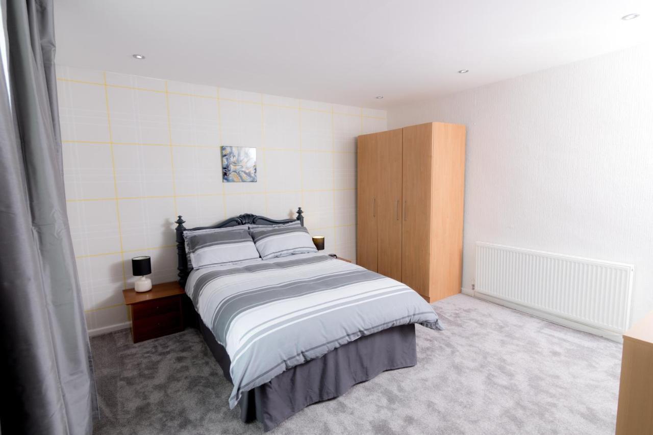 Entire House - 2 Bedroom - 3 Bed - Free Wifi - Tv Clayton-le-Moors Εξωτερικό φωτογραφία