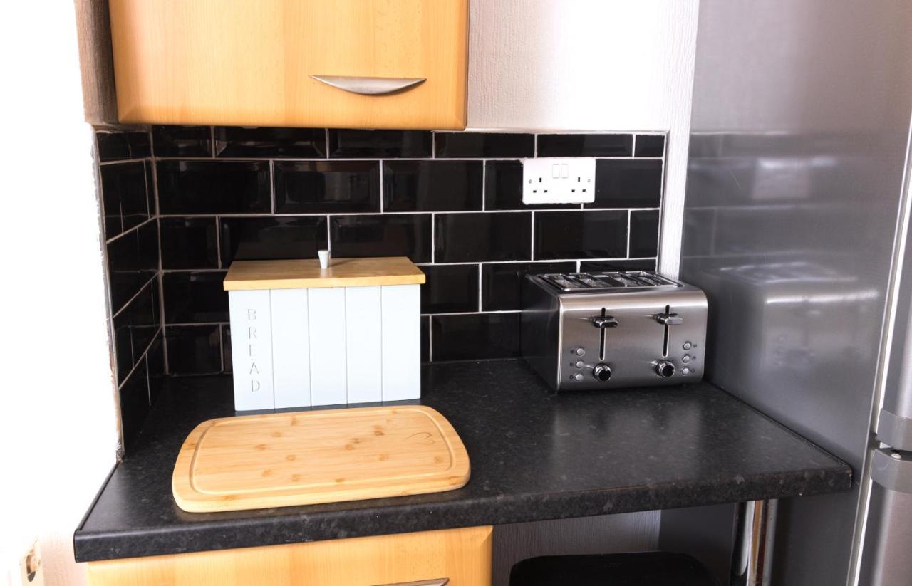 Entire House - 2 Bedroom - 3 Bed - Free Wifi - Tv Clayton-le-Moors Εξωτερικό φωτογραφία